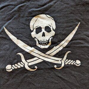 Skull & Swords pirate tee-shirt